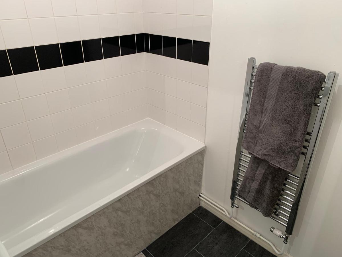 Modern Cosy Warm Home With Free Parking Chelmsford Exterior foto